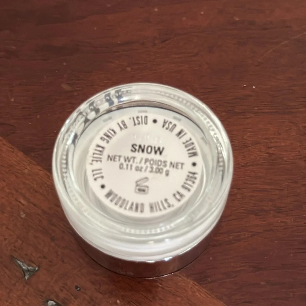 Snow Kyliner by Kylie Cosmetics NEW